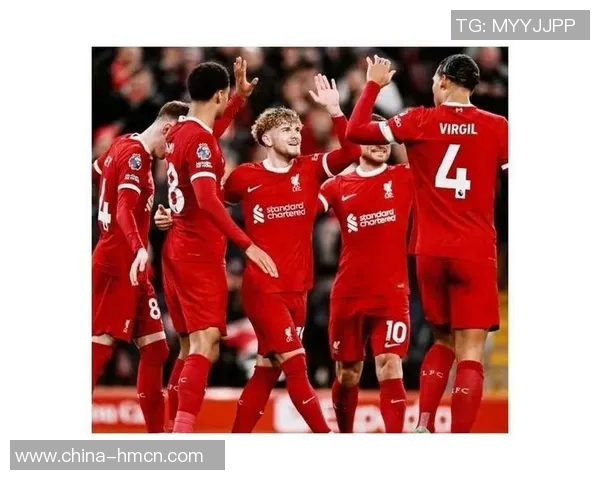 利物浦足球明星精彩瞬间合影回顾与球迷共享荣耀时刻