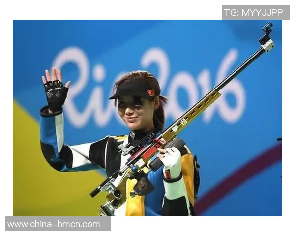 忧伤足球明星的背影与梦想交织的瞬间展现了他们内心的挣扎与坚持 忧伤足球明星的背影与梦想交织的瞬间展现了他们内心的挣扎与坚持